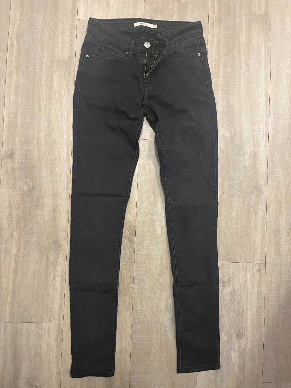 Levi's® 711 Low-Rise Skinny Women's Stretch Jeans Size 25